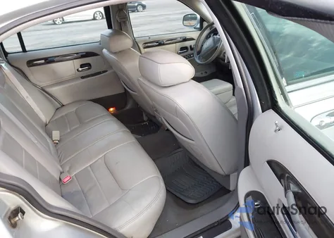 1998 Lincoln Town Car Signature из США, поврежденный, VIN 1LNFM82W3WY673210